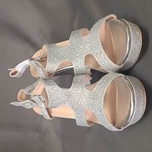 BELLAMARIE Women's Santo-13 Wedge, Silver, Size 6.5